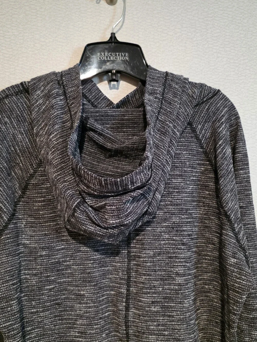 Lululemon Heathered Gray Black Pullover Hoodie Size 12